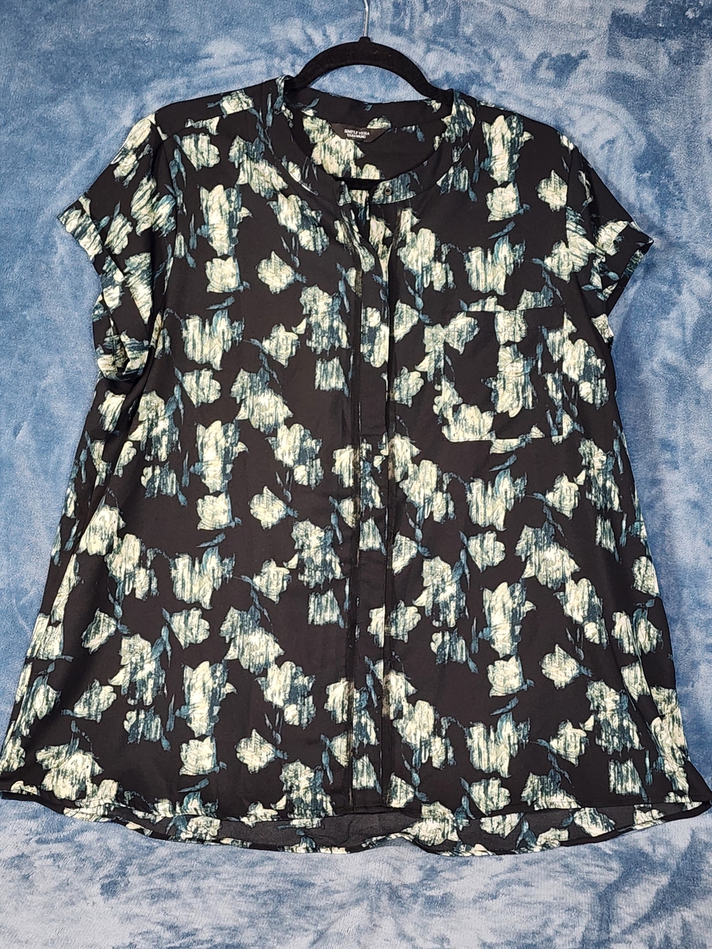 Women’s Black Floral Print Short Sleeve Blouse